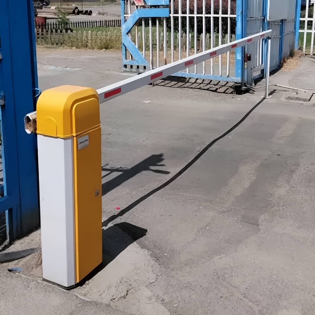 راهبند زنجیری محوطه باز هماهنگ با ریموت کنترل
