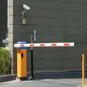 کنترل تردد خودرو با راهبند با بازوی فلزی مقاوم