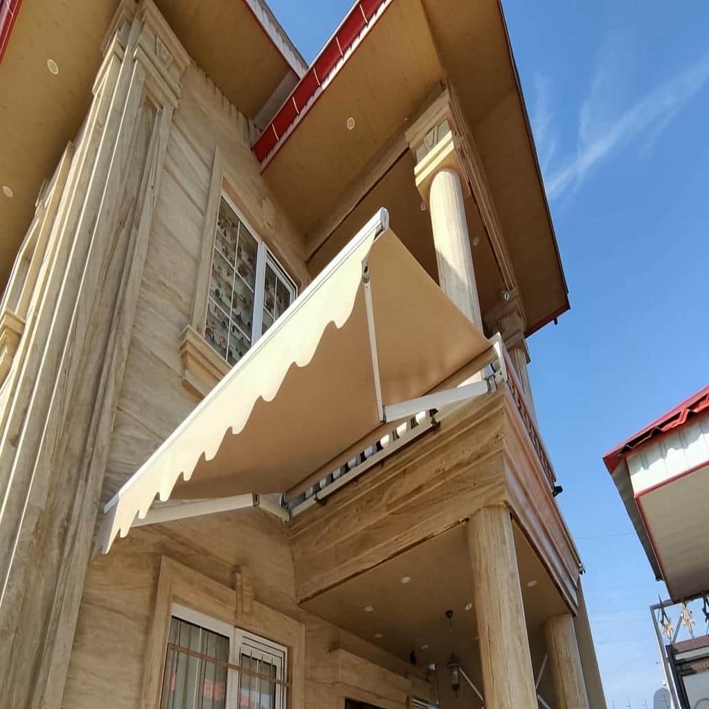 سایبان برقی نسبت به سایبان چتری با ظاهر مدرن و یکپارچه سایبان برقی نسبت به سایبان چتری با ظاهر مدرن و یکپارچه