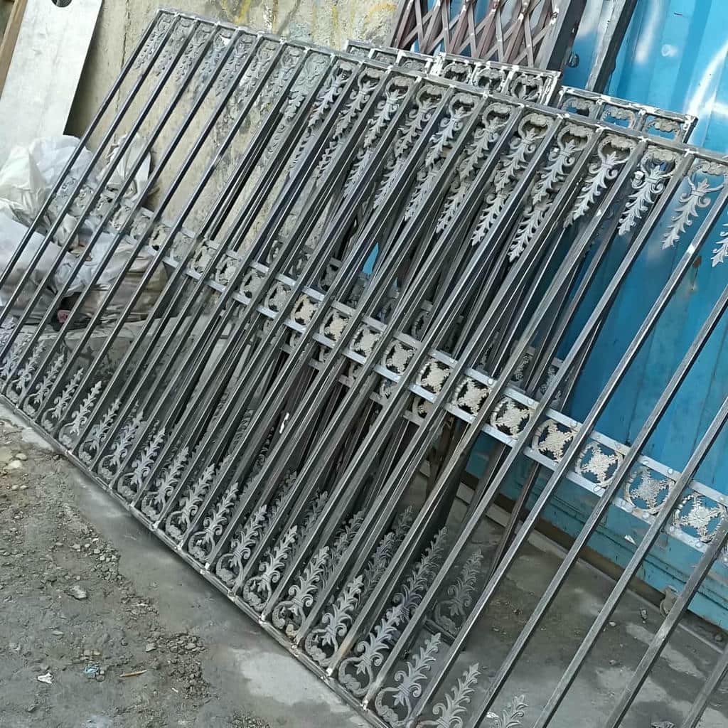 سفارش حفاظ پنجره ویلایی نمای باغ با فریم مقاوم