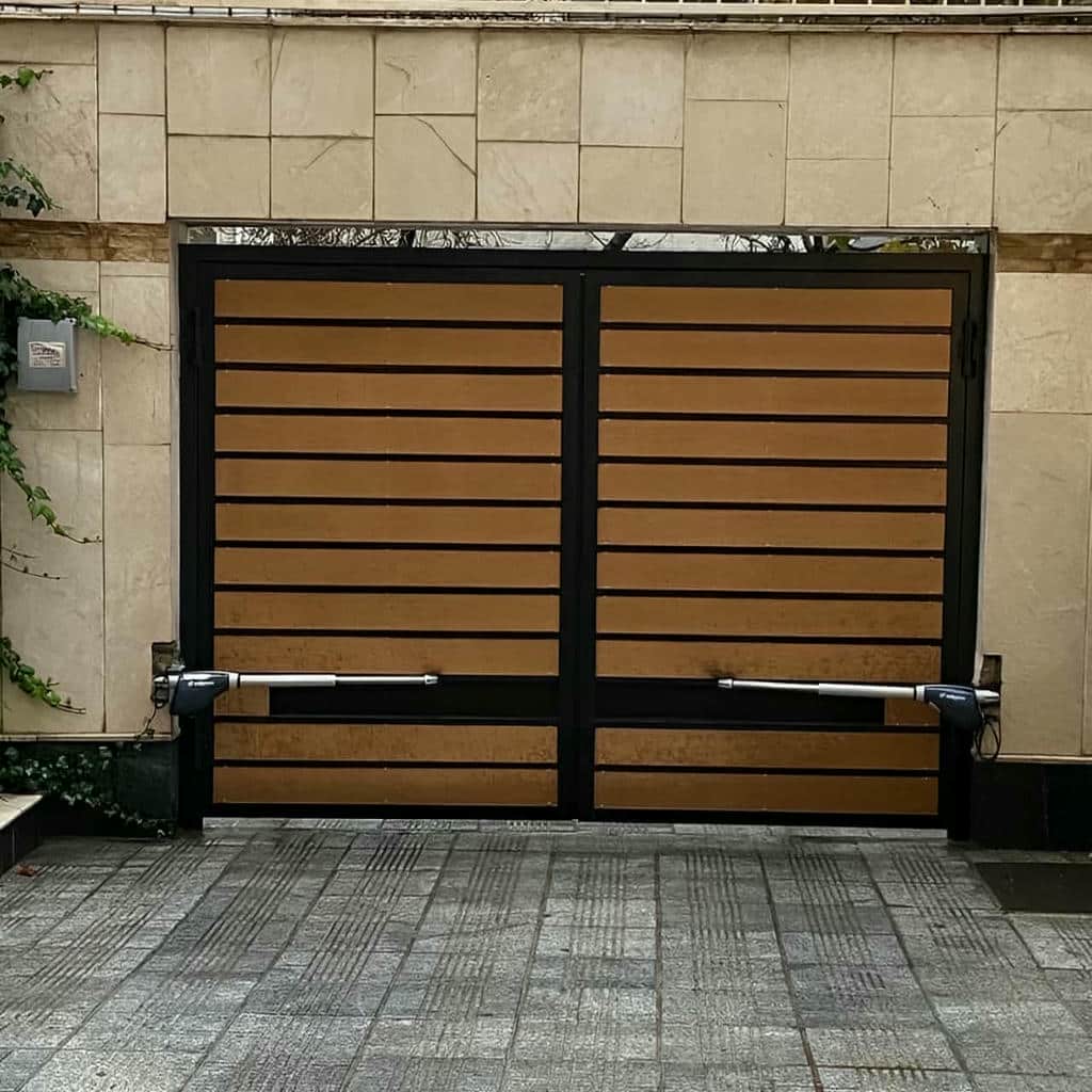 جک درب تک لنگه نفررو روی درب سبک