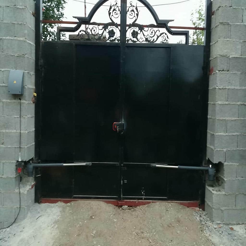تعمیر جک درب پارکینگ در محل با اصلاح پایه و اتصالات مکانیکی تعمیر جک درب پارکینگ در محل با اصلاح پایه و اتصالات مکانیکی