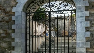 درب ویلایی فلزی دو لنگه با طرح کلاسیک ورودی باغ