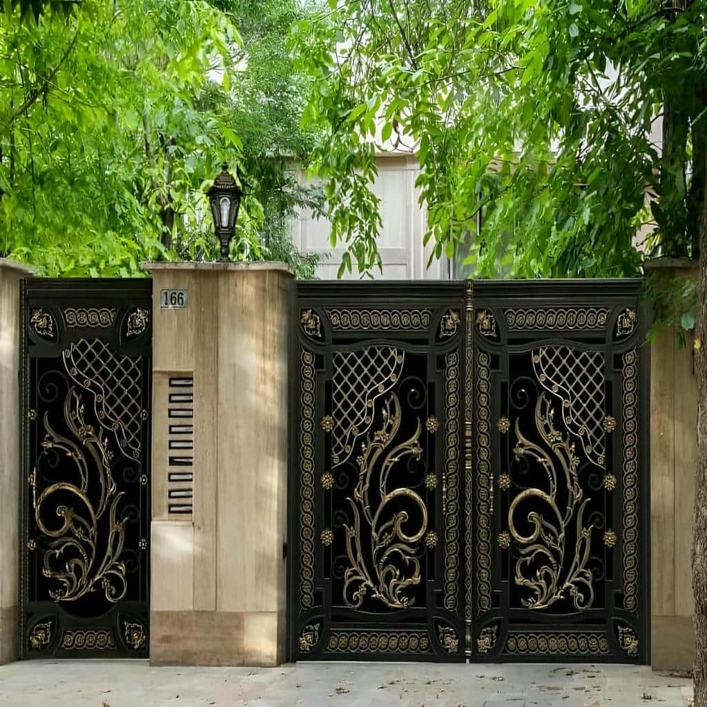 درب حیاط بزرگ پارکینگ مناسب ورودی خودرو