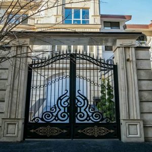 درب حیاط برش لیزری هندسی با الگوی مربعی مدرن