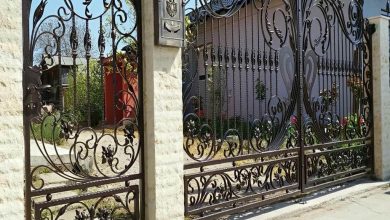 درب حیاط ورودی جنوبی با قاب فلزی مقاوم