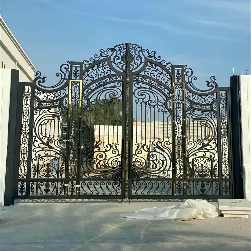درب فلزی پارکینگ دو لنگه آماده نصب اصولی