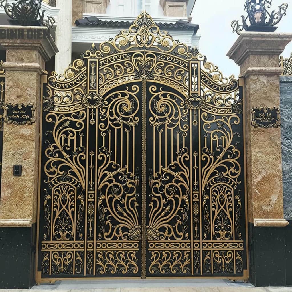 درب حیاط بزرگ پارکینگ با کلاف داخلی مقاوم