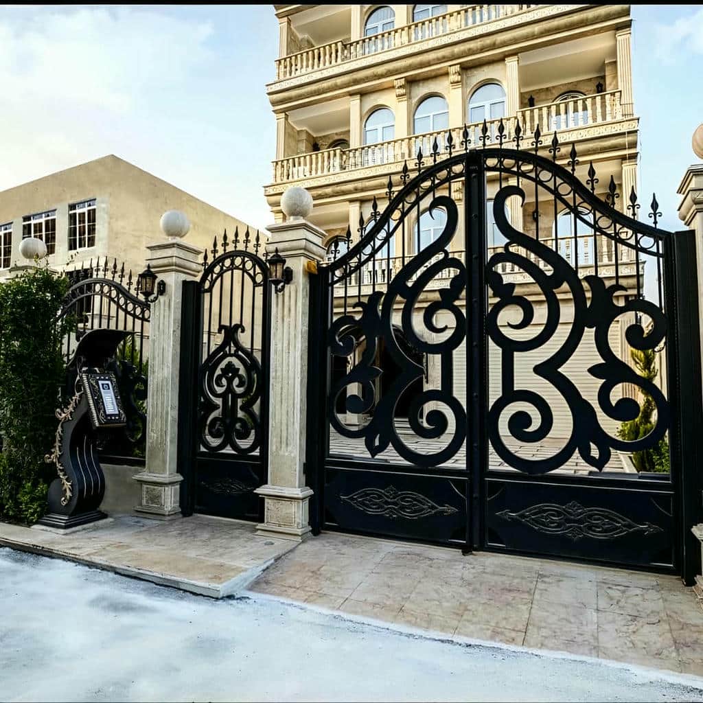 درب حیاط برش لیزری هندسی با طرح شبکه ای