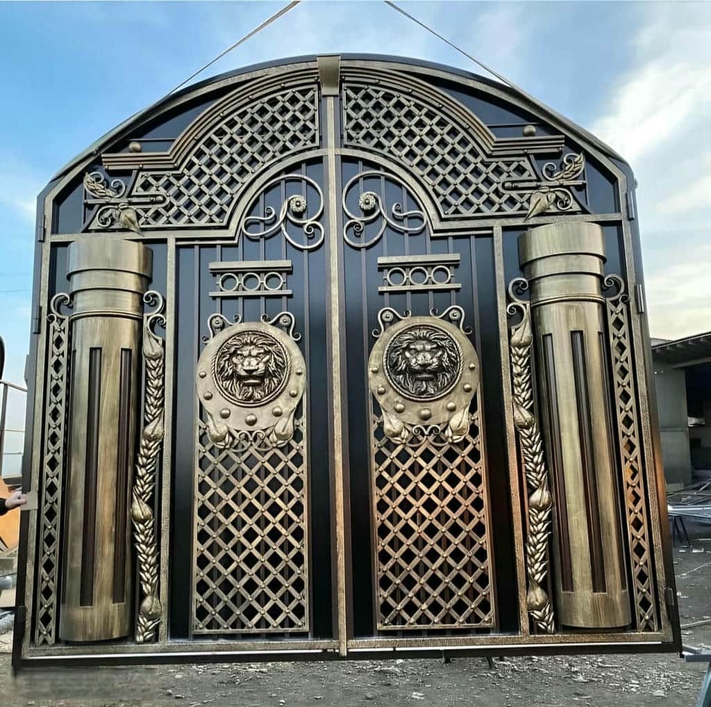 درب فلزی پارکینگ دو لنگه با طرح ساده مدرن