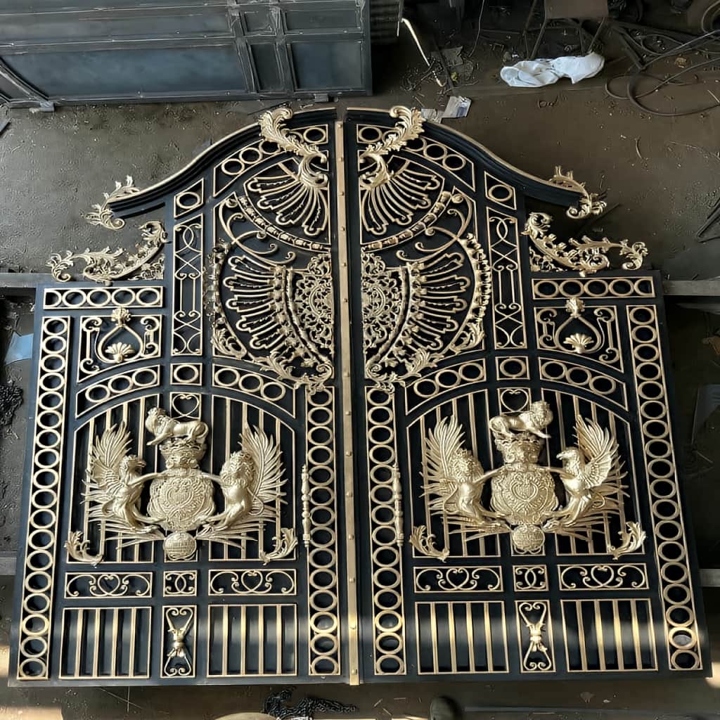 درب پارکینگ طرح هندسی برش لیزری مناسب نمای مدرن