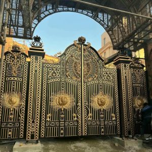 درب پارکینگ آهنی ریلی با رنگ مشکی مات