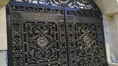 درب پارکینگ نمای رومی فرفورژه با رنگ مشکی مات