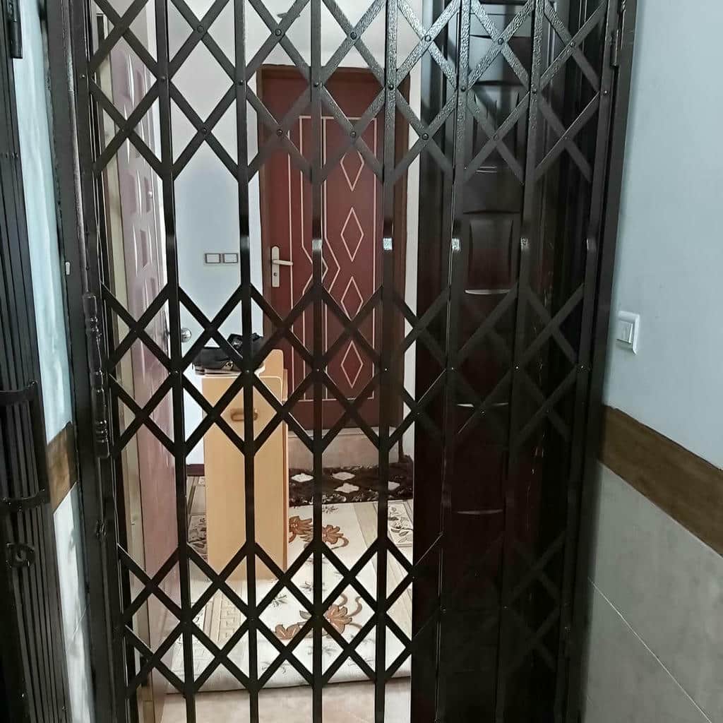 حفاظ ضربدری آکاردئونی با ریل مقاوم برای حرکت روان