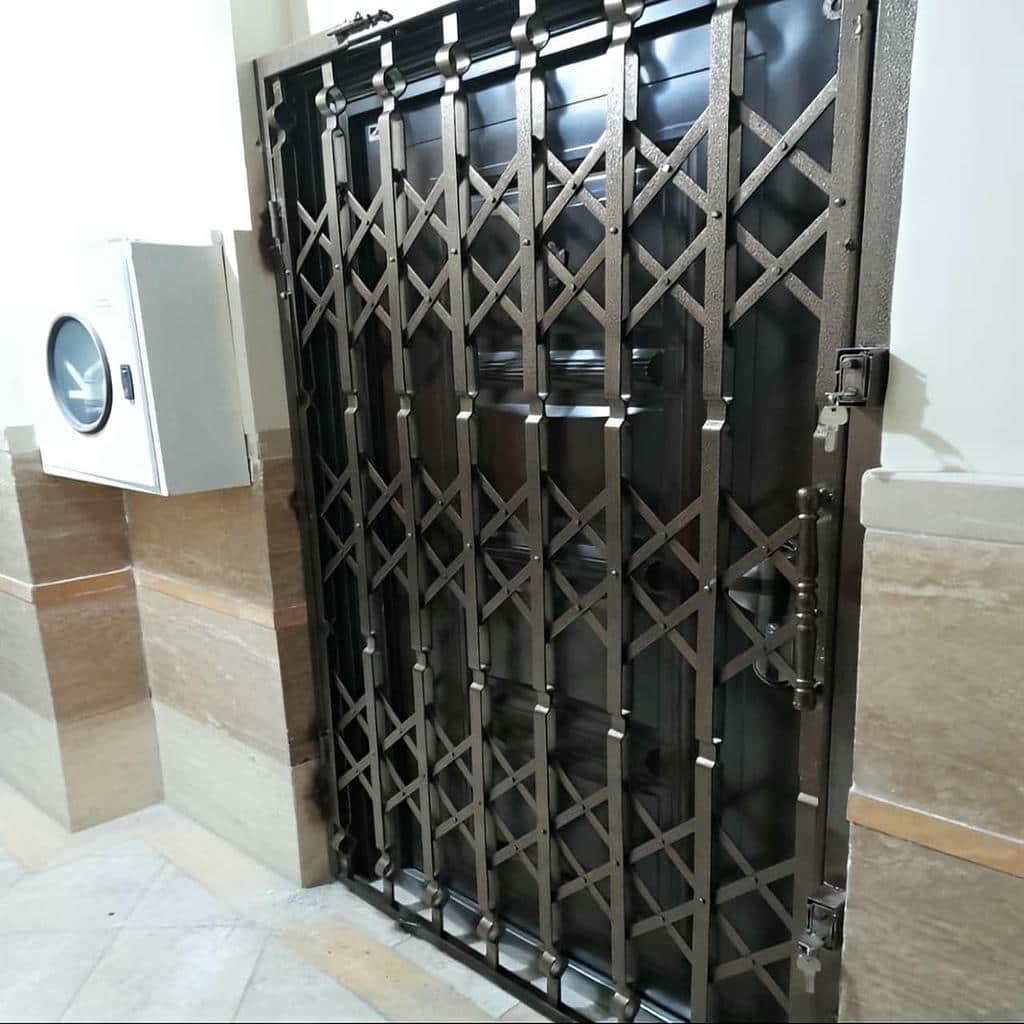 حفاظ ریلی درب با قفل مناسب کنترل دسترسی