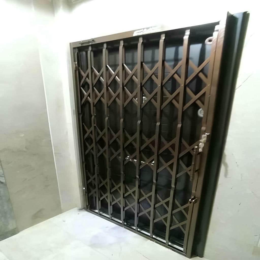 حفاظ آکاردئونی فلزی مناسب امنیت ورودی آپارتمان