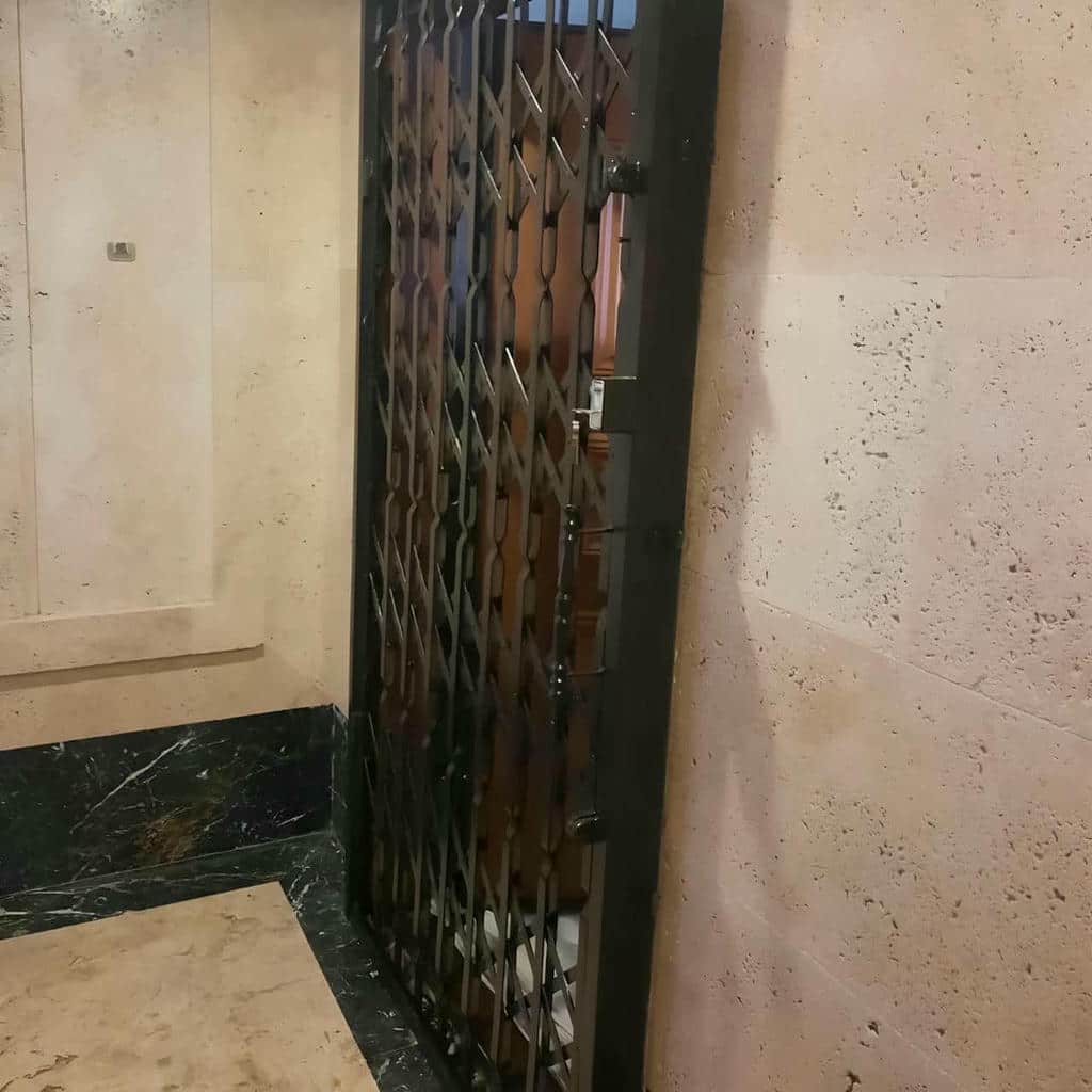 حفاظ متحرک با حرکت روان برای رفت و آمد ساکنان