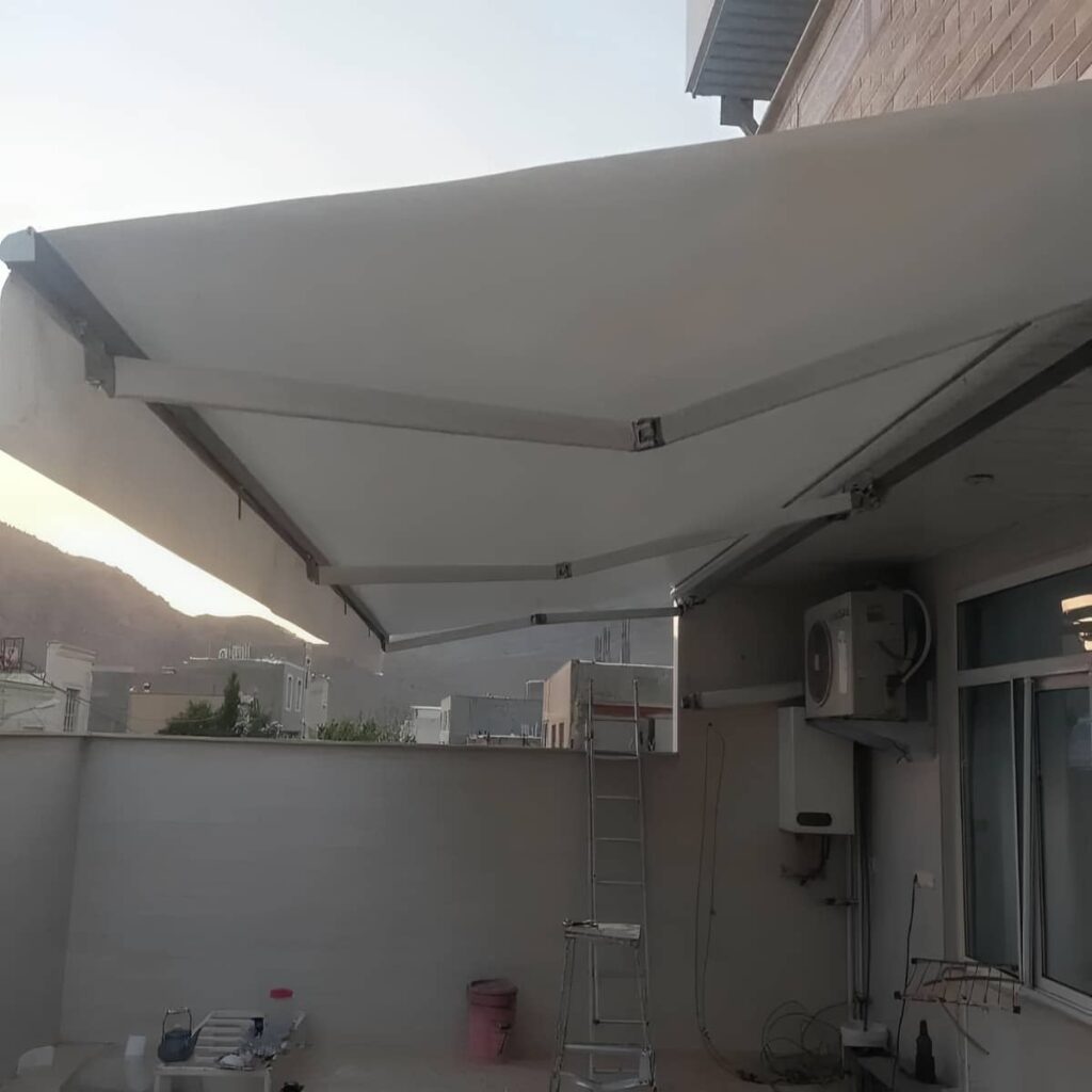 سایبان اتوماتیک با متریال مناسب شرایط جوی