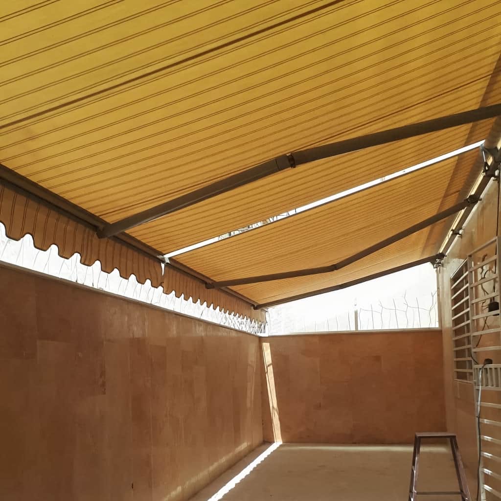 چادر برقی با طراحی ساده برای نمای مینیمال