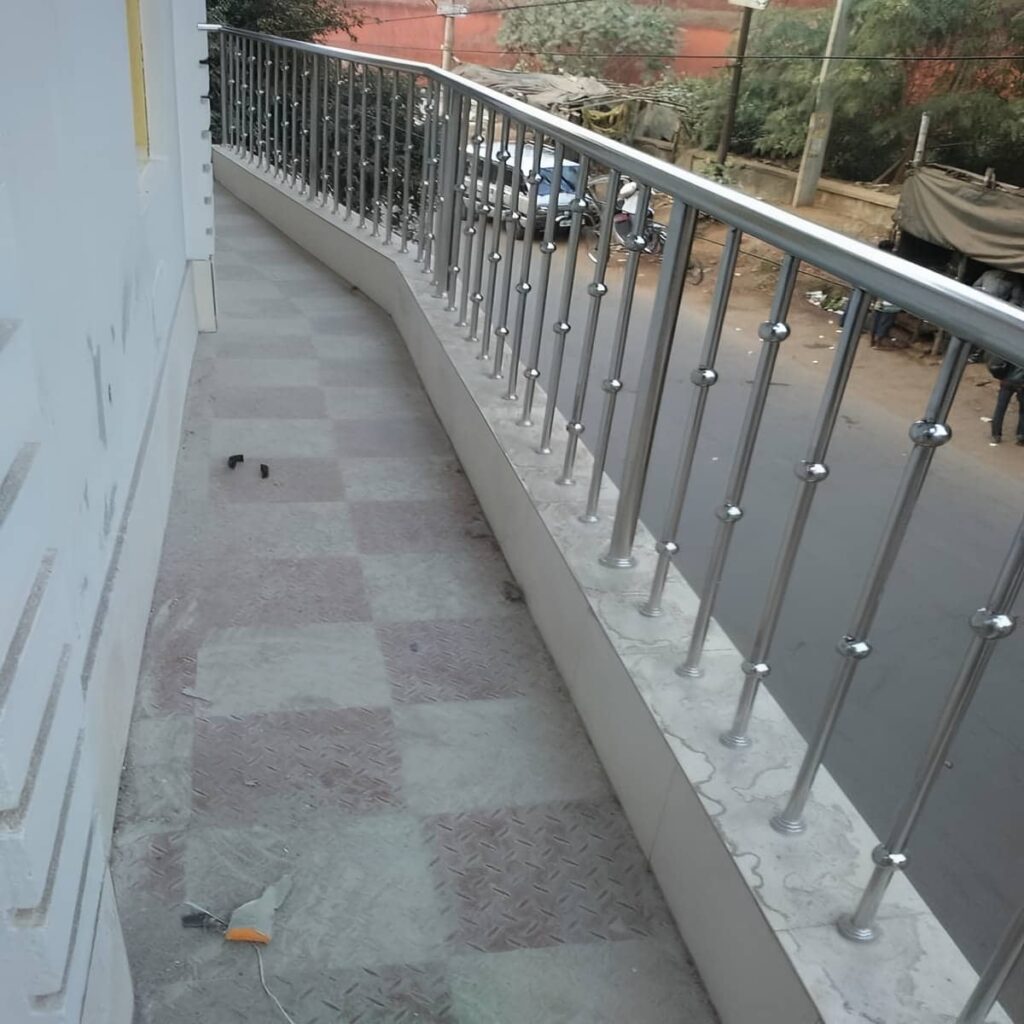 نرده دوبلکس با دست انداز پایدار برای رفت و آمد روزانه