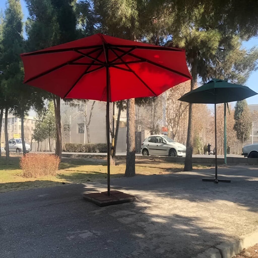 سایبان ریموت دار جمع شده برای دسترسی راحت