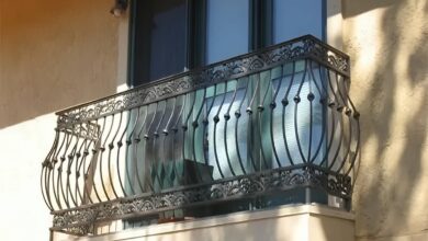 نرده چوبی راه پله با دست انداز طبیعی برای رفت و آمد روزانه