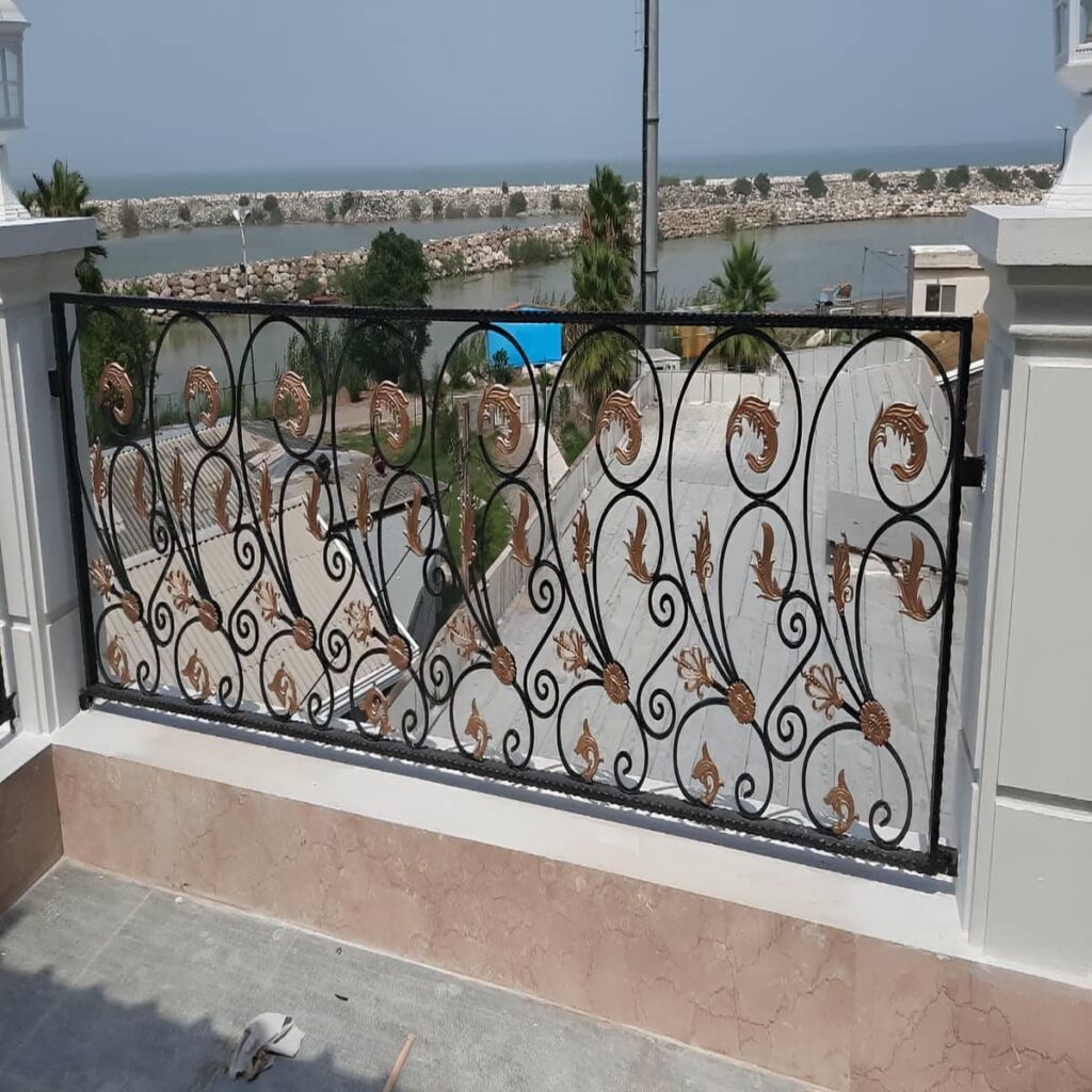 نرده بالکن ویلایی با ساختار ایمن برای لبه تراس