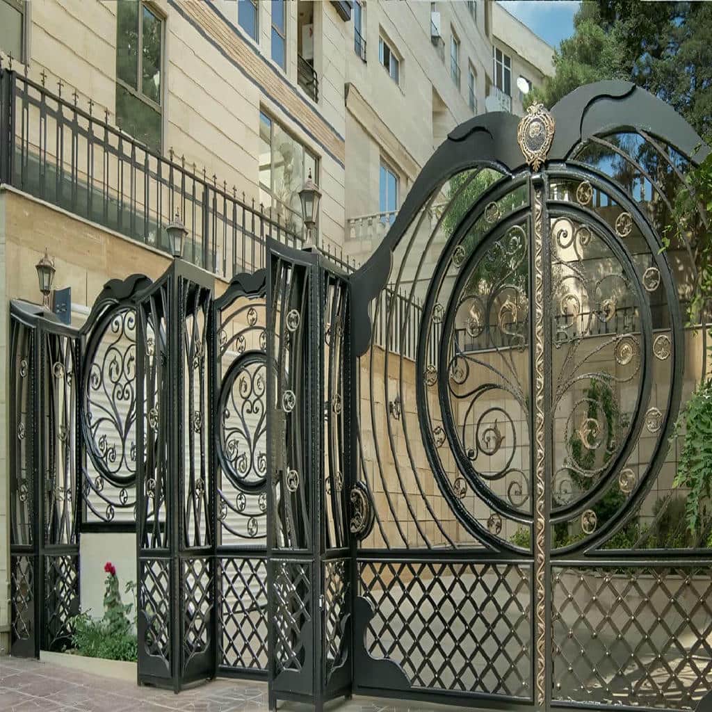 درب خانه با رنگ پایدار در برابر تابش آفتاب درب خانه با رنگ پایدار در برابر تابش آفتاب